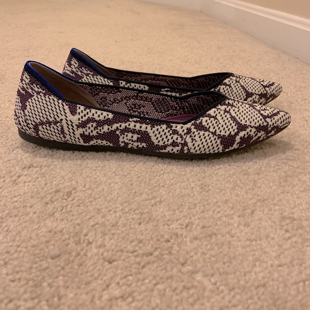 Store Exclusive Rothy’s Wisteria Points, Size 8.5